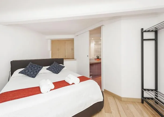 Apartment Stylish Loft - Colosseum 4 Min Walk -3 Beds -sleeps Up To 6 People *