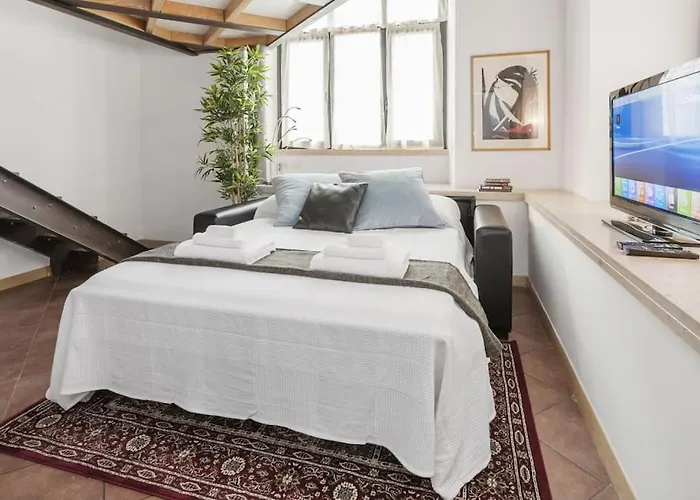 Apartment Stylish Loft - Colosseum 4 Min Walk -3 Beds -sleeps Up To 6 People Rom