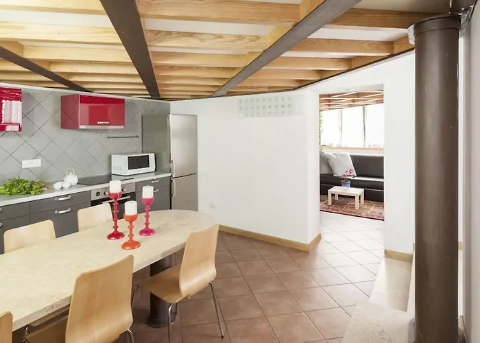 Stylish Loft - Colosseum 4 Min Walk -3 Beds -sleeps Up To 6 People