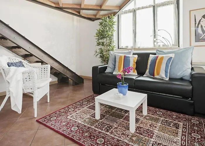 Stylish Loft - Colosseum 4 Min Walk -3 Beds -sleeps Up To 6 People *