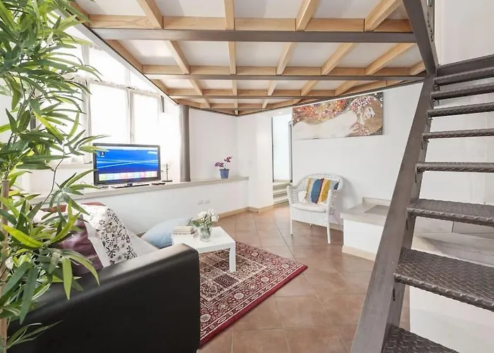 Stylish Loft - Colosseum 4 Min Walk -3 Beds -sleeps Up To 6 People